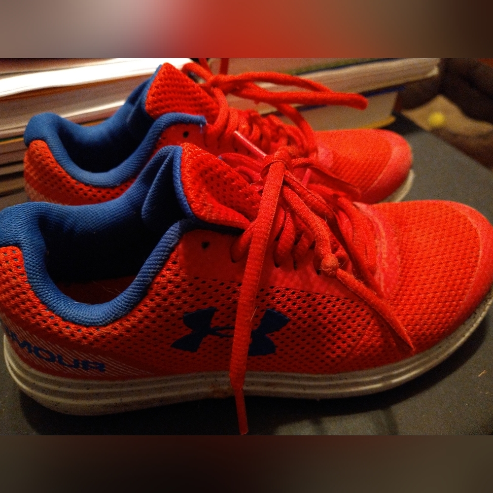 Under Armour Boys tennis shoes